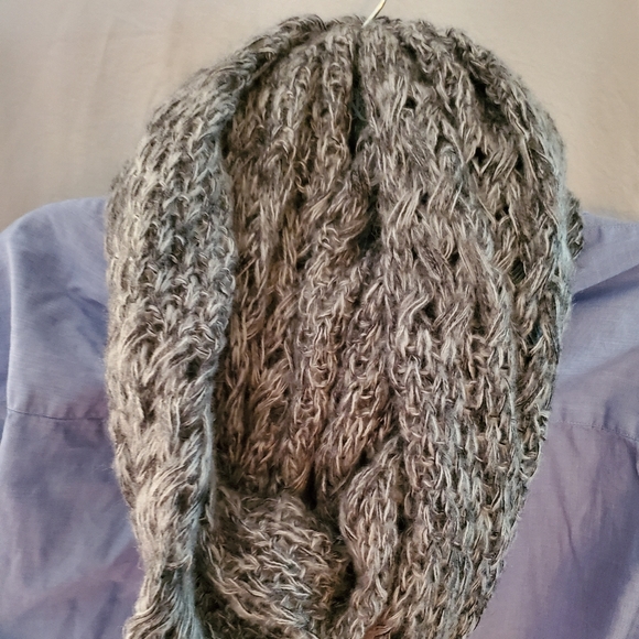 Infinity Loop Scarf - Picture 2 of 3